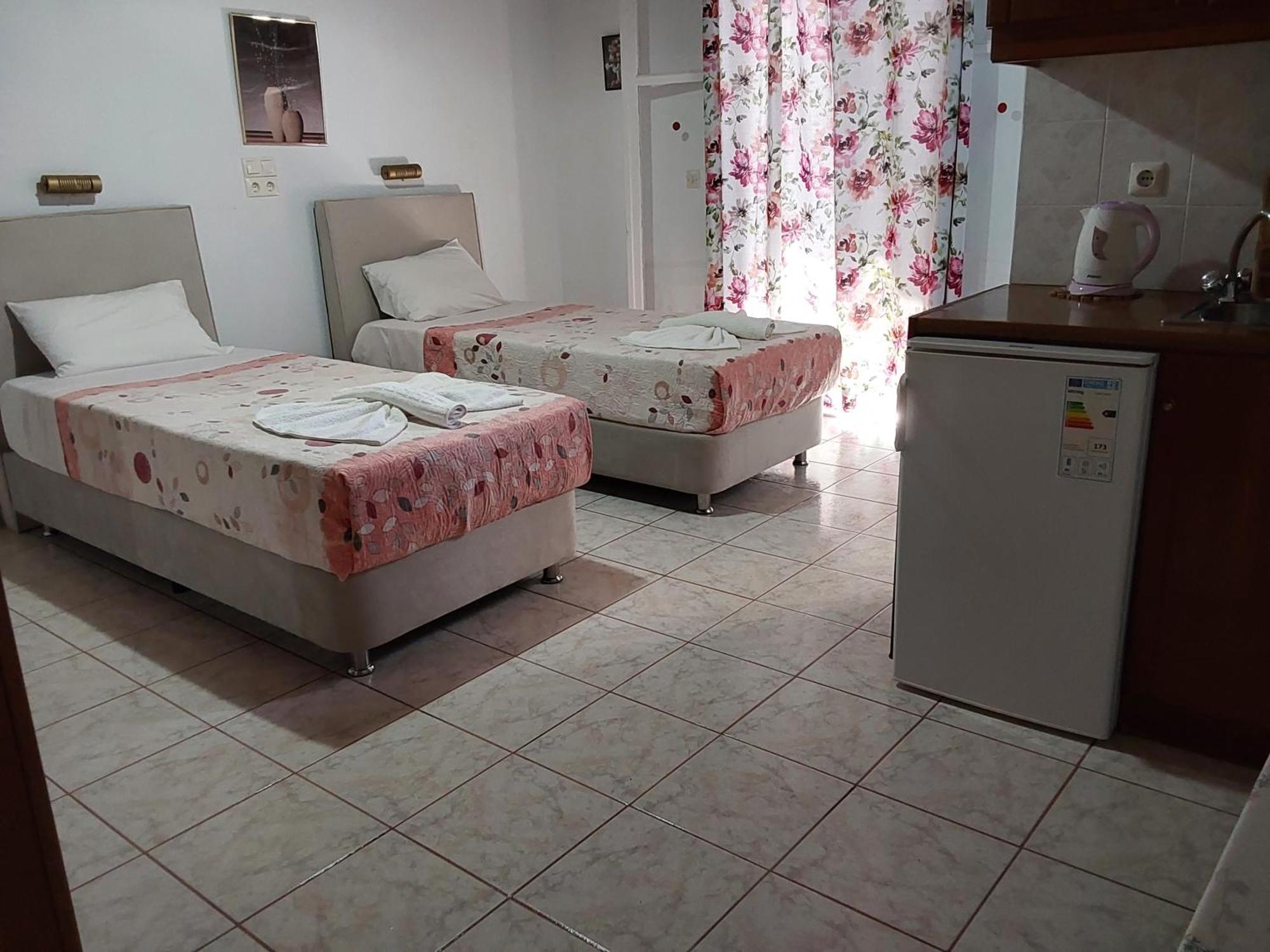 Amadeus Hawaii Apartments & Studios Sidárion Chambre photo
